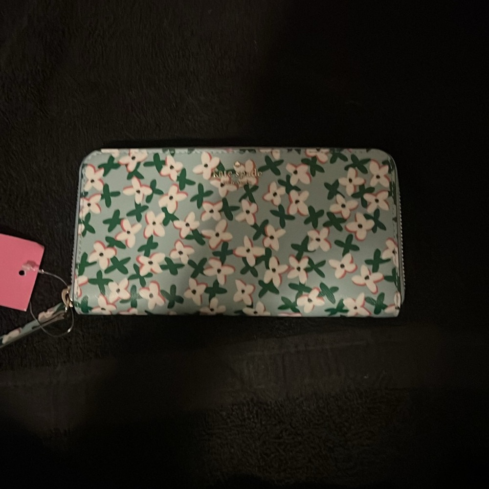 Kate Spade Wallet - Picture 2 of 5